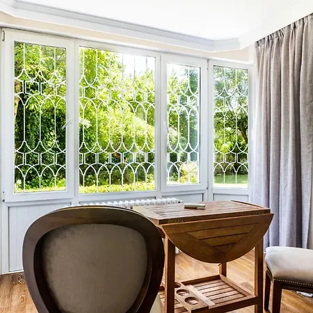 Appartement Chic Flat W Garden In Bebek, Lux Side Of Istambul